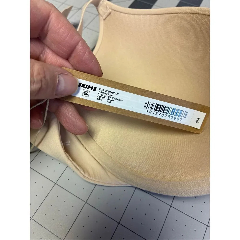 SKIMS NWT T-Shirt Bra in Sand Size 32D - Picture 8 of 8